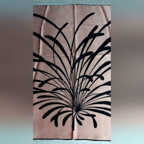 Vintage Tomy 💯 Silk Scarf - Picture 4 of 10